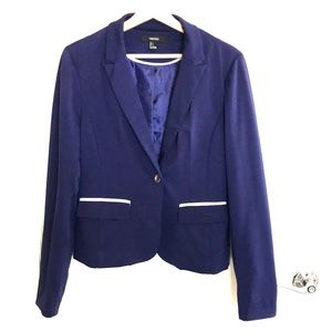 Gorgeous Navy/white Blazer